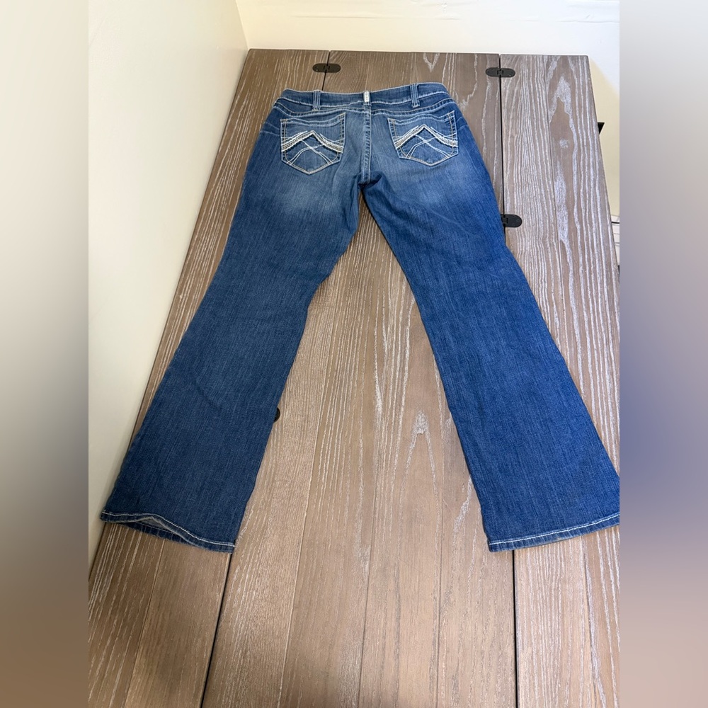 Ariat Women's Mid-rise Bootcut Jeans. 
 Size 32/32 regular.